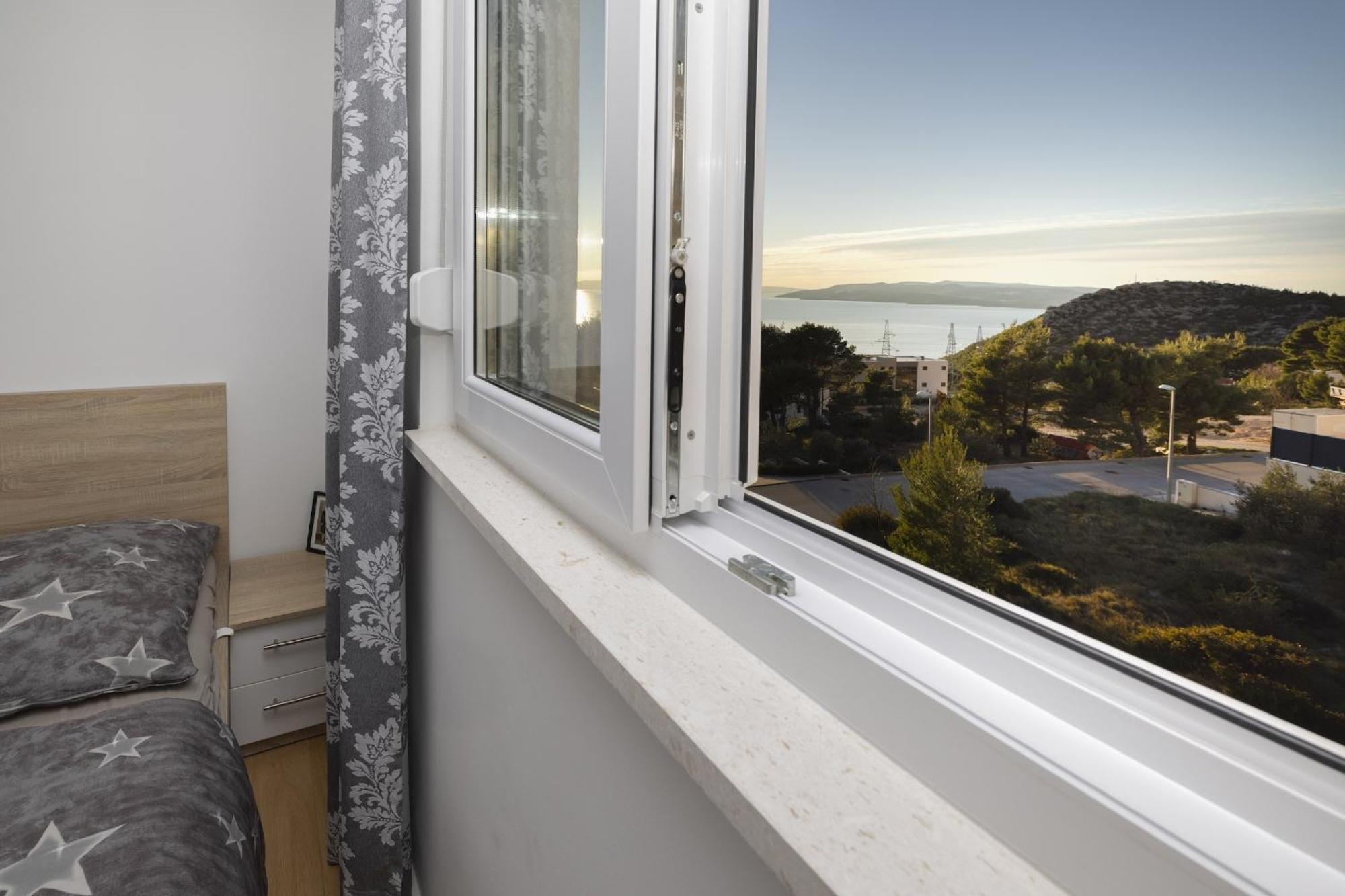 Apartment Lille Makarska